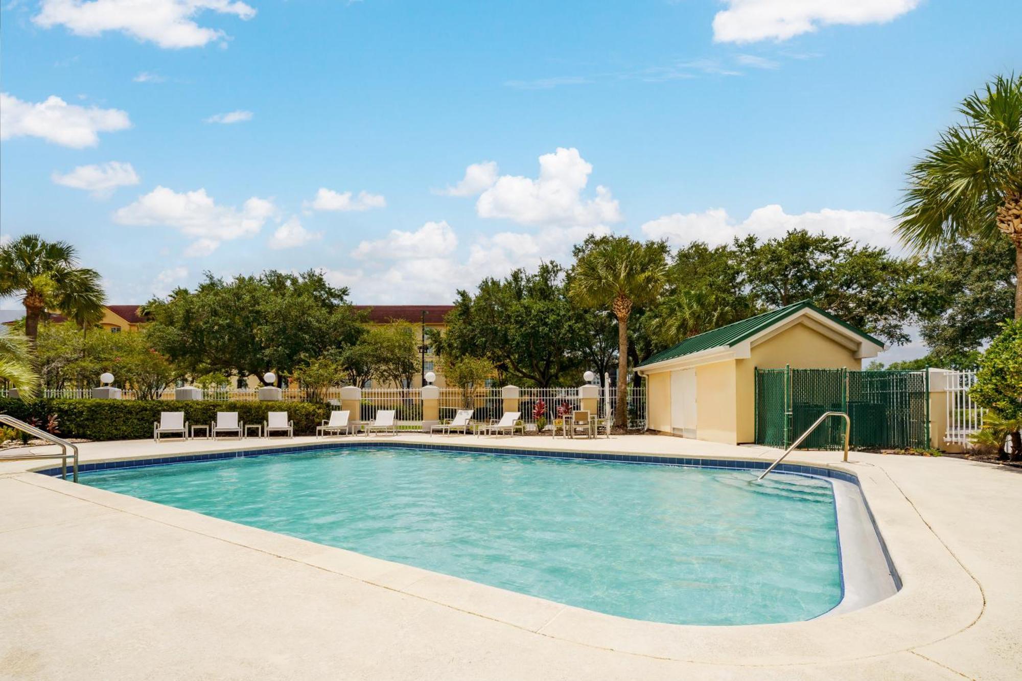 Country Inn & Suites By Radisson, Orlando Airport, Fl Exteriör bild